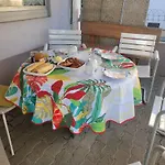 La Maison Des Cigognes Bed & Breakfast *